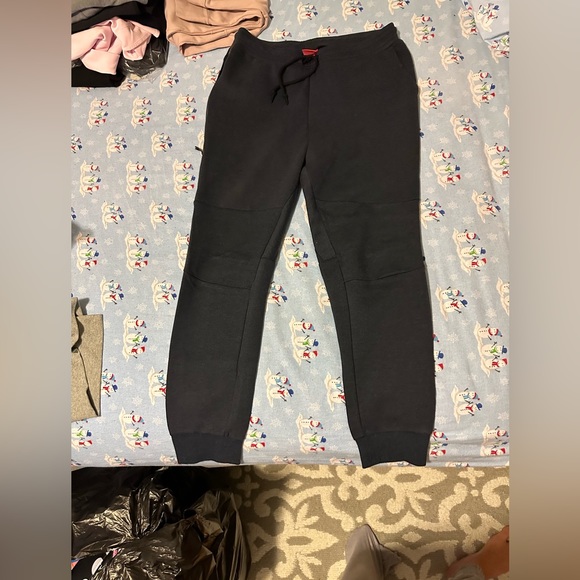 2 pairs women’s Nike tech, fleece size, large, navy and black gently used - Picture 1 of 7